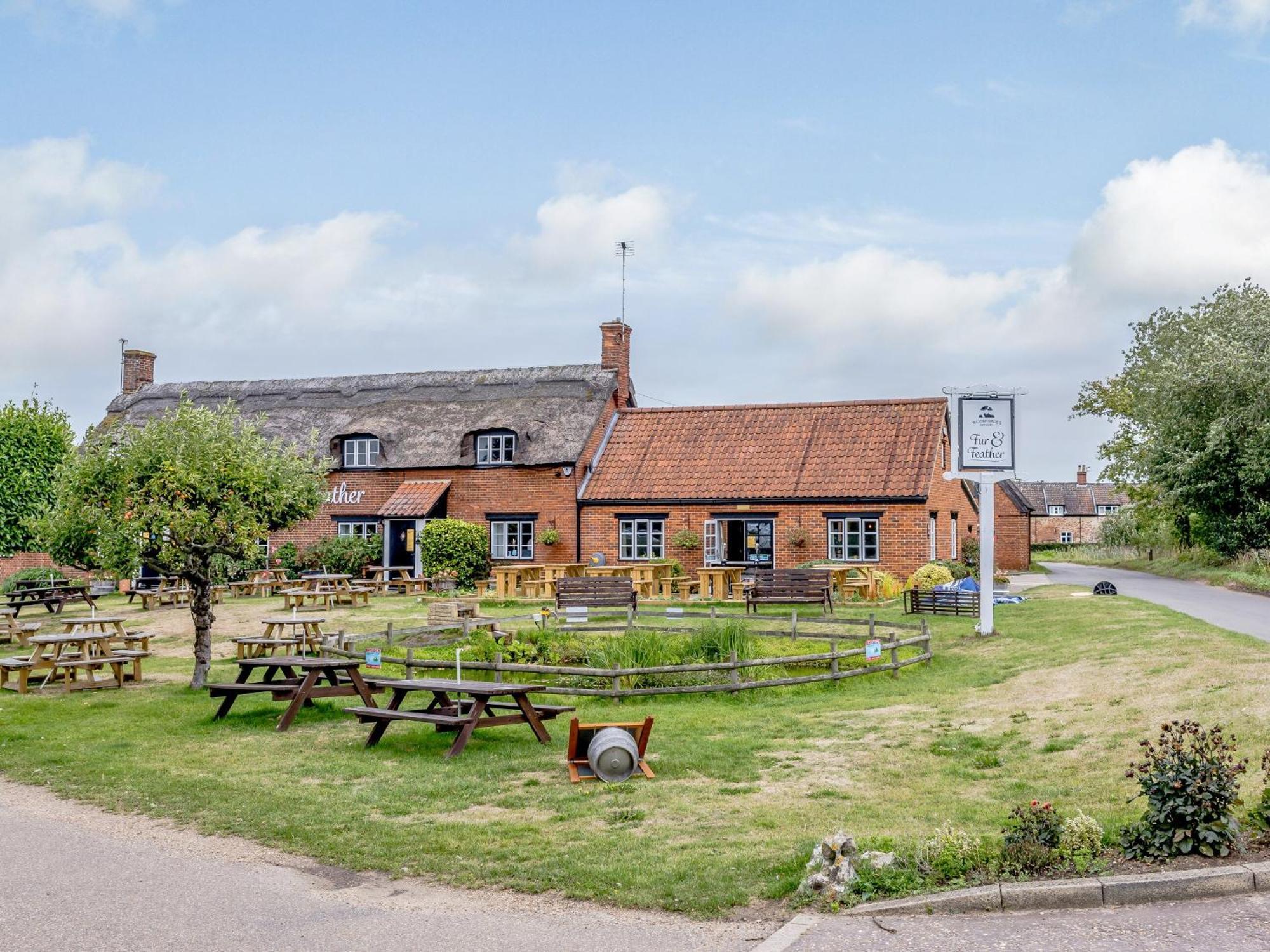 Hilley Holey Villa Horning Bagian luar foto